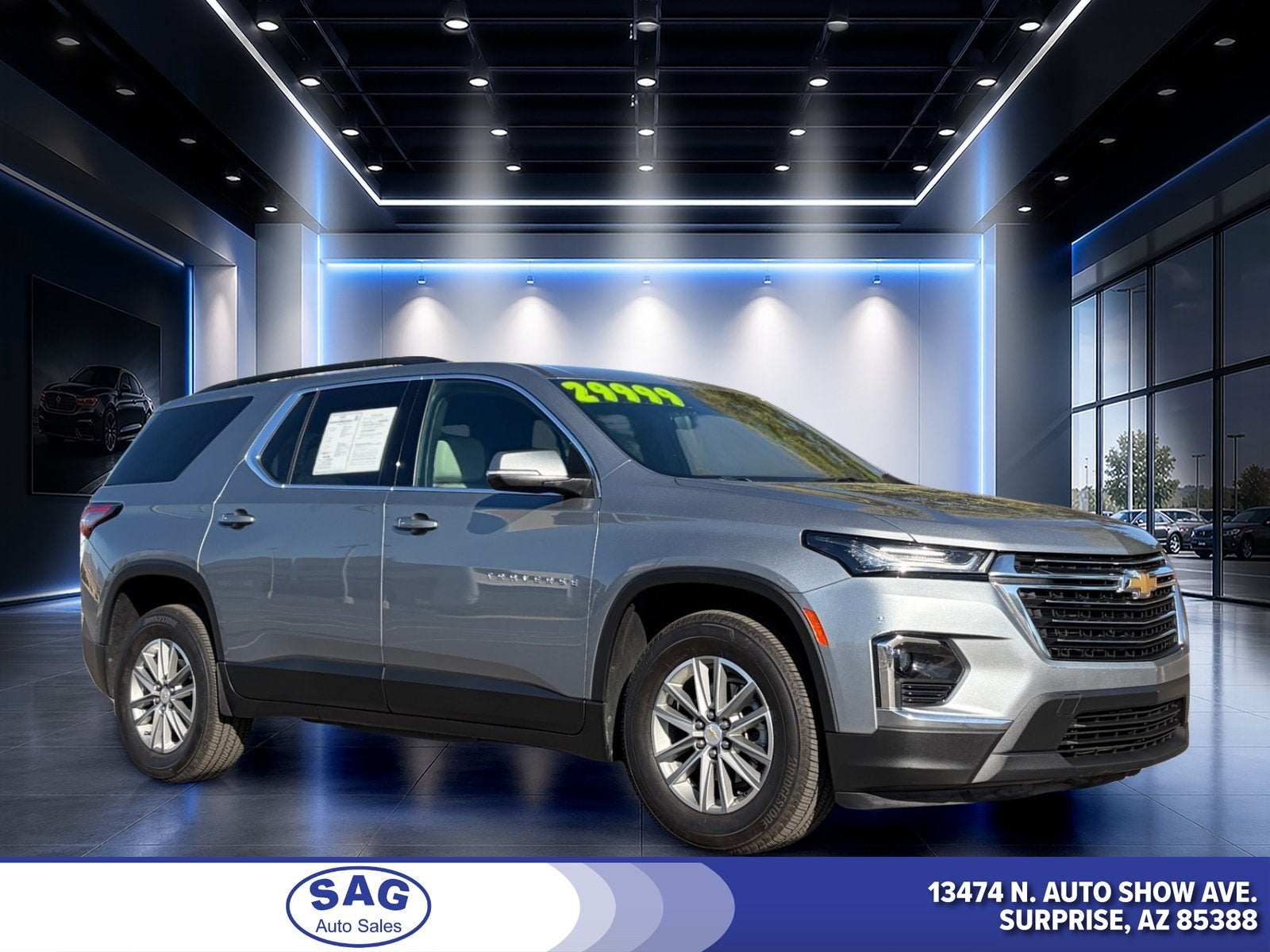 2023 Chevrolet Traverse LT Cloth in Sterling Gray Metallic — front three-quarter view