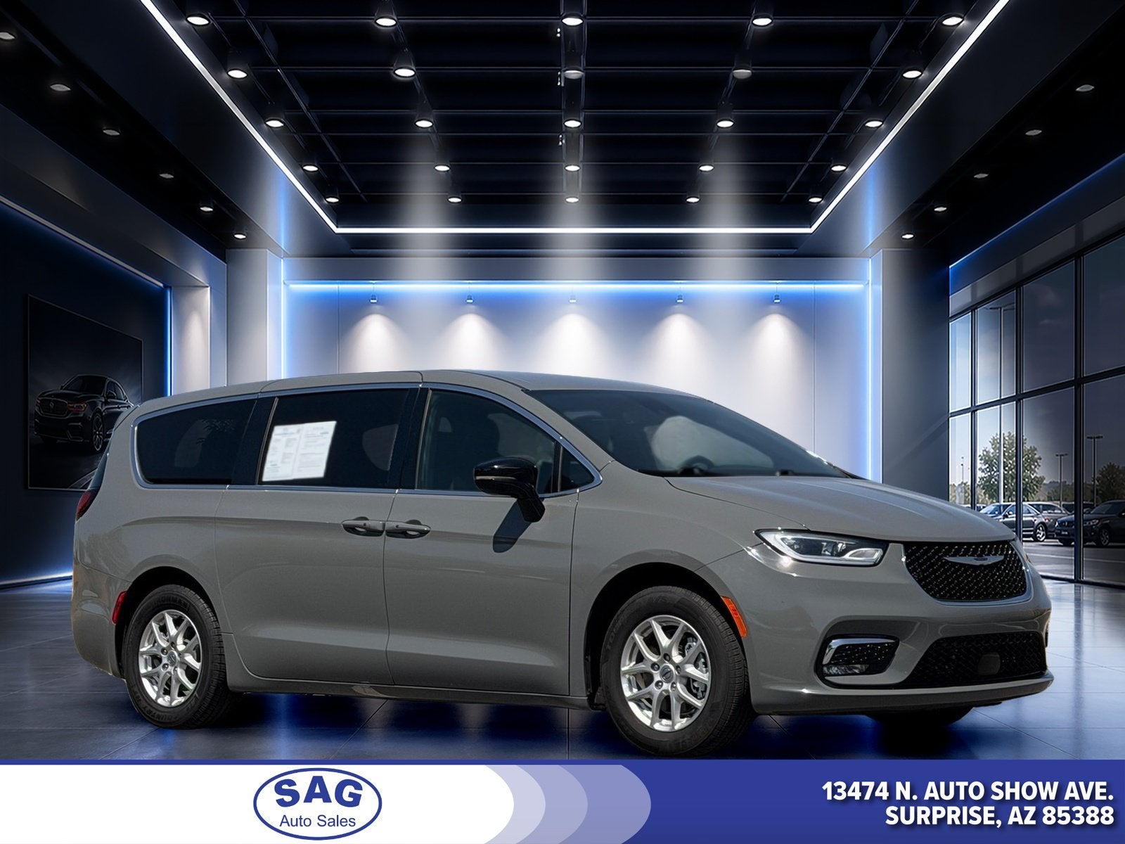 2025 Chrysler Pacifica Select in Ceramic Gray Clearcoat — front three-quarter view